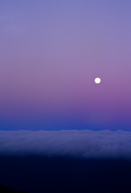 Moonset at dawn (#3, vertical)... Big Sur, California