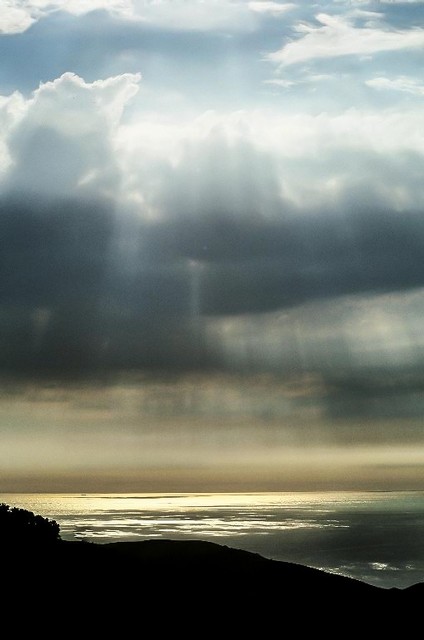 God's-rays (#3, vertical)... Big Sur, California